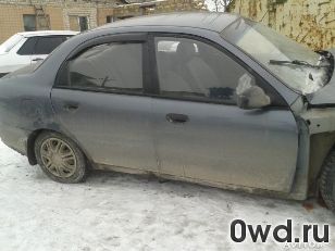 Битый автомобиль Chevrolet Lanos